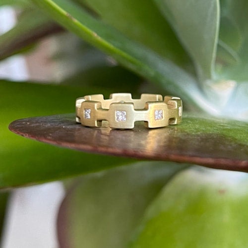 18K MATTE YELLOW SQUARE PORTHOLE DIAMOND ETERNITY RING Belle